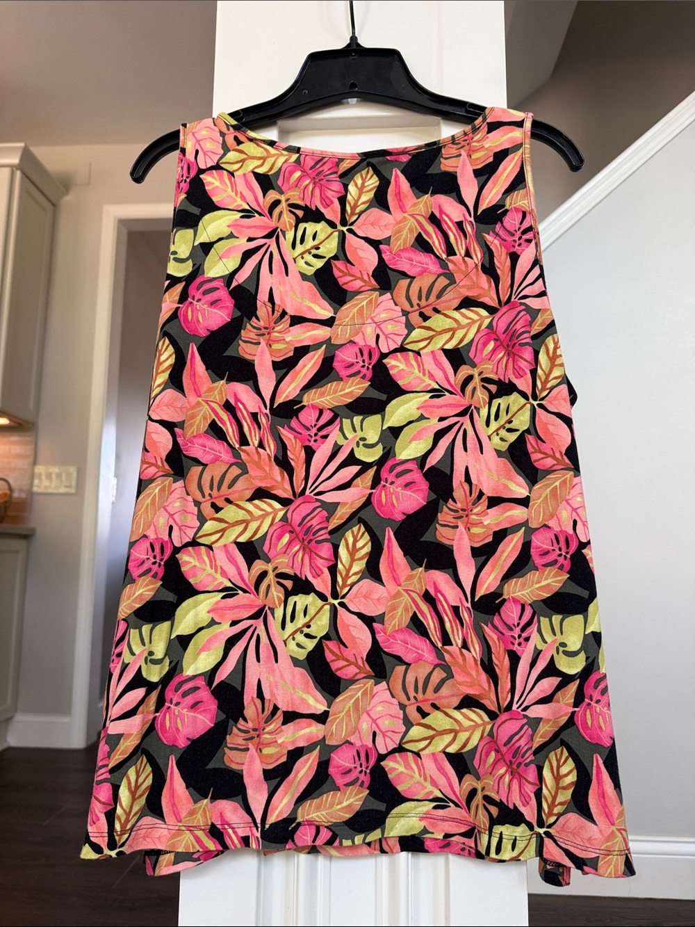 Chico's Women's Tropical Bold Leaf Floral Print Tank Top - Orange Pink Green L - Picture 4 of 6